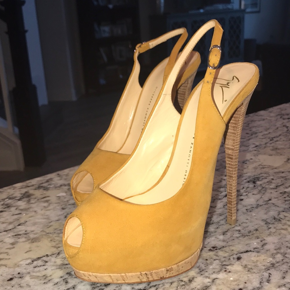 Mustard colored Giuseppe Zanotti. Fits an 8.5 or 9